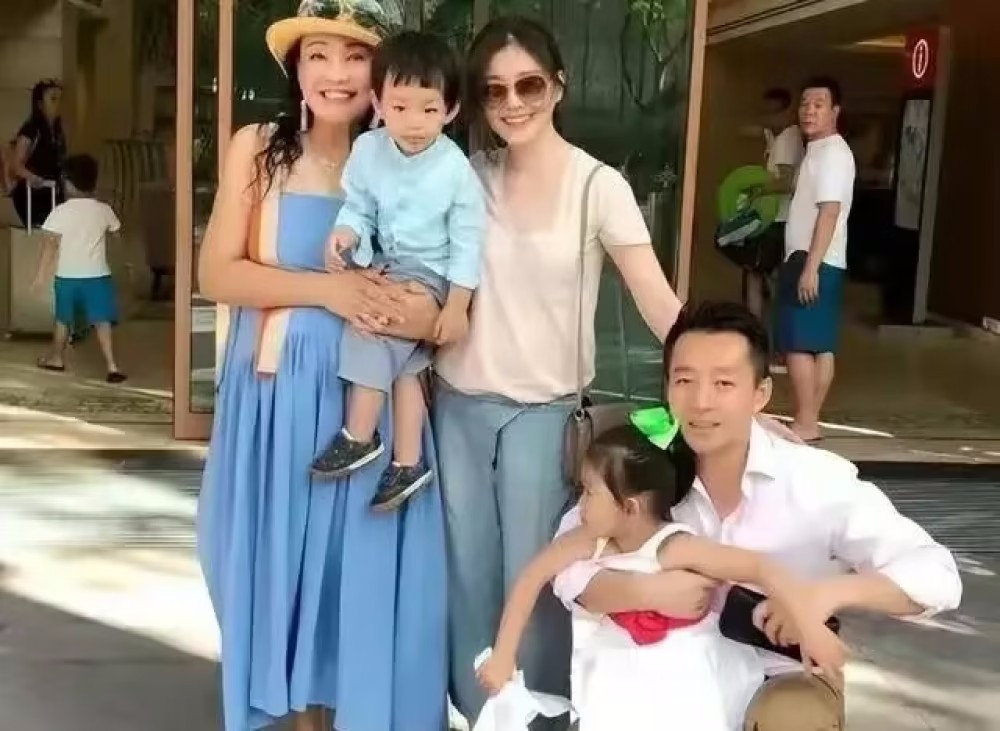 剧本？张兰的直播间接到孙子的电话，网友调侃她是奥斯卡影帝