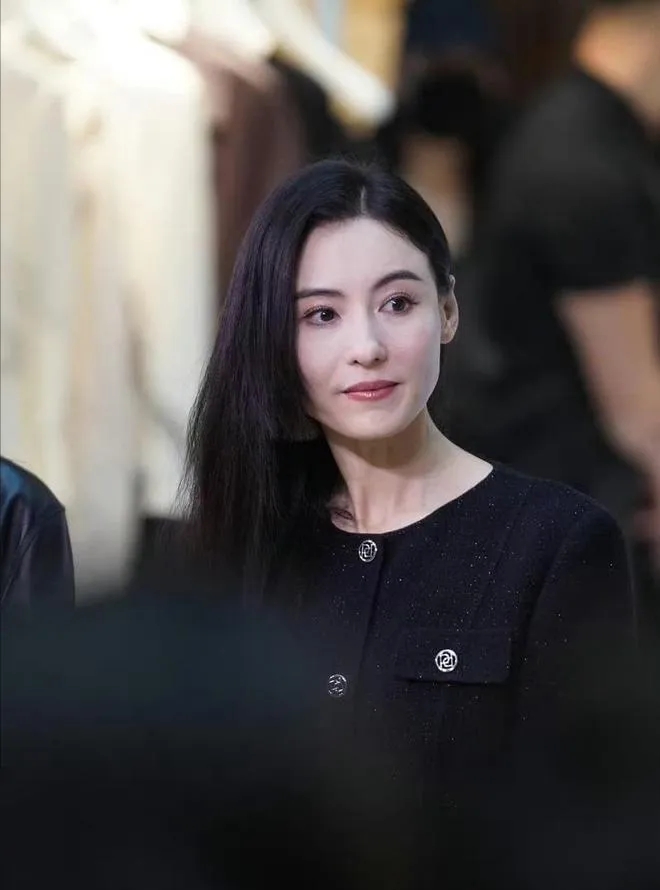 00后第一人!易烊千玺刚拿下金鹿影帝,又获金熊猫奖认可,有望创造历史