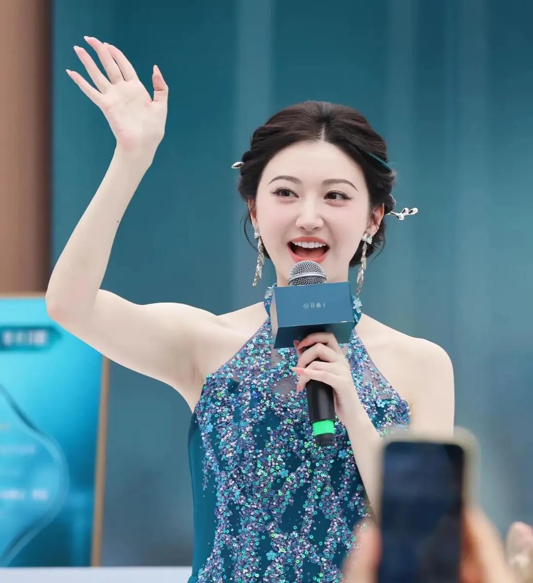 叶丽仪11月上海举办演唱会 将献唱《上海滩》等经典金曲