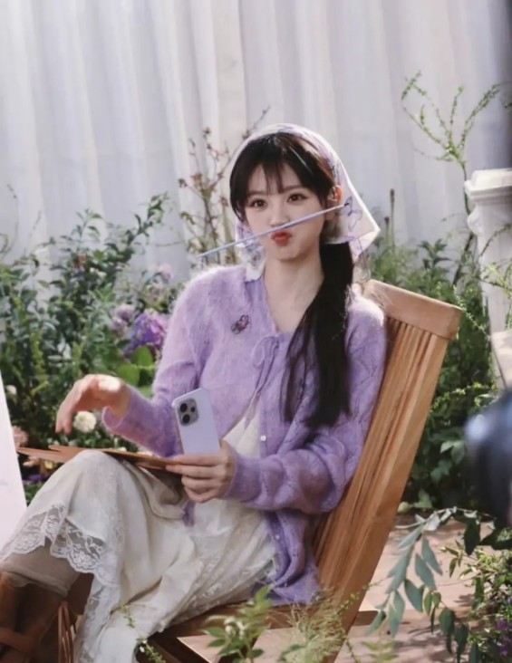 TVB小花产后6个月状态绝了！身材恢复苗条！女儿学步喊妈让她心都化了