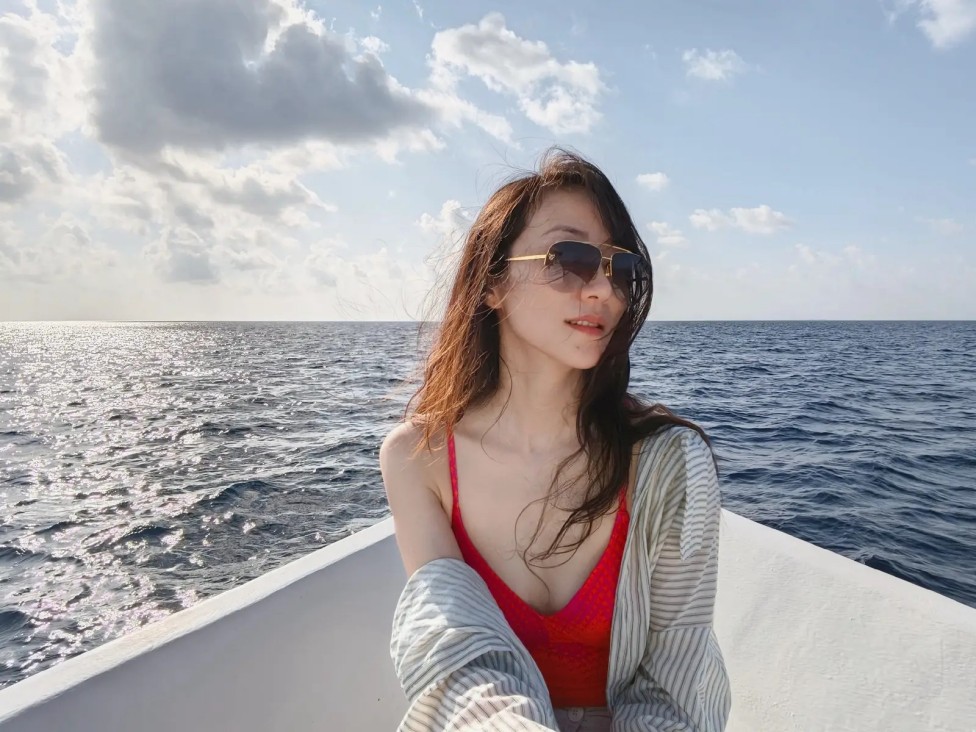 李玉刚发文悼念贺娇龙：一场未赴的公益之约，一生未尽的知己遗憾